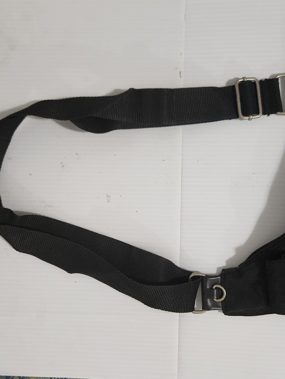Baggallini Crossbody Shoulder Sling Organizer Bag Multi Pockets Nylon Black - Picture 3 of 4